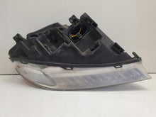 Laden Sie das Bild in den Galerie-Viewer, Frontscheinwerfer Volvo V70 III Xc70 S80 I 31353532 Xenon Links Headlight SCH6395765386mu
