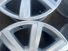 Load image into Gallery viewer, 4x Alufelge 18 Zoll 7.5&quot; 5x112 40ET Glanz Silber 601025AM VW Passat Phaeton