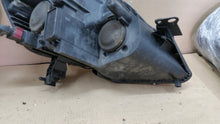 Laden Sie das Bild in den Galerie-Viewer, Frontscheinwerfer Opel Zafira B 13260845 Ein Satz Scheinwerfer Headlight