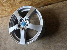 Load image into Gallery viewer, 1x Alufelge 17 Zoll 7.0" 5x108 48ET Silber KBA47783 BMW 1 I Passat Rim Wheel FEL6171758036ej