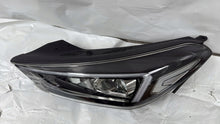 Laden Sie das Bild in den Galerie-Viewer, Frontscheinwerfer Hyundai Tucson 92101-D7600 Links Scheinwerfer Headlight SCH5061834993lc