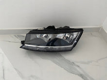 Load image into Gallery viewer, Frontscheinwerfer Skoda Fabia III 6V1941015D Links Scheinwerfer Headlight