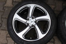 Laden Sie das Bild in den Galerie-Viewer, 4x Alufelge 18 Zoll 8.0" 5x112 43ET Glanz Schwarz A2134013200 Mercedes-Benz W213 FEL3155337267ml