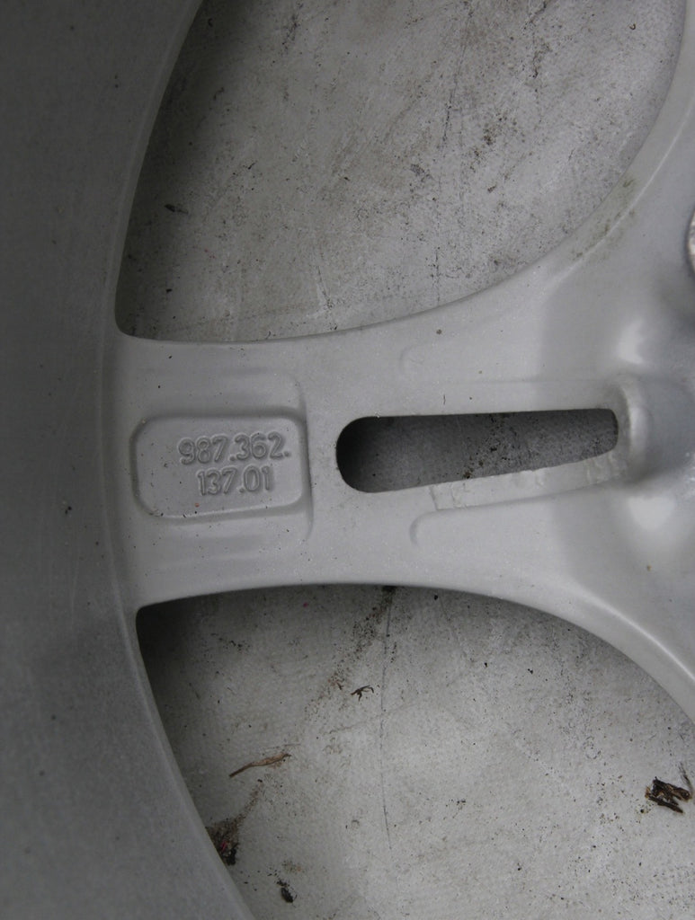 1x Alufelge 18 Zoll 8.0" 5x130 57ET Glanz Silber 98736213701 Porsche 987