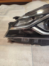 Laden Sie das Bild in den Galerie-Viewer, Frontscheinwerfer Toyota Yaris 81170-0DJ90 LED Links Scheinwerfer Headlight SCH7156174204lx