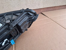 Laden Sie das Bild in den Galerie-Viewer, Frontscheinwerfer Mercedes-Benz Cla X118 C118 A1189063100 LED Links Headlight SCH3738910843gb