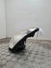 Laden Sie das Bild in den Galerie-Viewer, Frontscheinwerfer Toyota Corolla Verso Links Scheinwerfer Headlight SCH2231326880rv