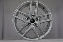 Laden Sie das Bild in den Galerie-Viewer, 4x Alufelge 17 Zoll 6.5" 5x112 28ET Glanz Silber 8W9601025D Audi Rim Wheel FEL9086777773sq