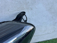 Load image into Gallery viewer, Frontscheinwerfer Toyota Yaris Links Scheinwerfer Headlight