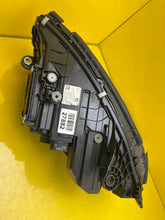 Laden Sie das Bild in den Galerie-Viewer, Frontscheinwerfer Mercedes-Benz W206 A2069065404 LED Rechts Headlight SCH1528625334nl