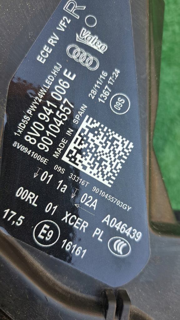 Frontscheinwerfer Audi A3 8V0941006E Bi-Xenon Rechts Scheinwerfer Headlight