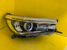 Laden Sie das Bild in den Galerie-Viewer, Frontscheinwerfer Toyota Hilux LED Rechts Scheinwerfer Headlight SCH6436228609zi