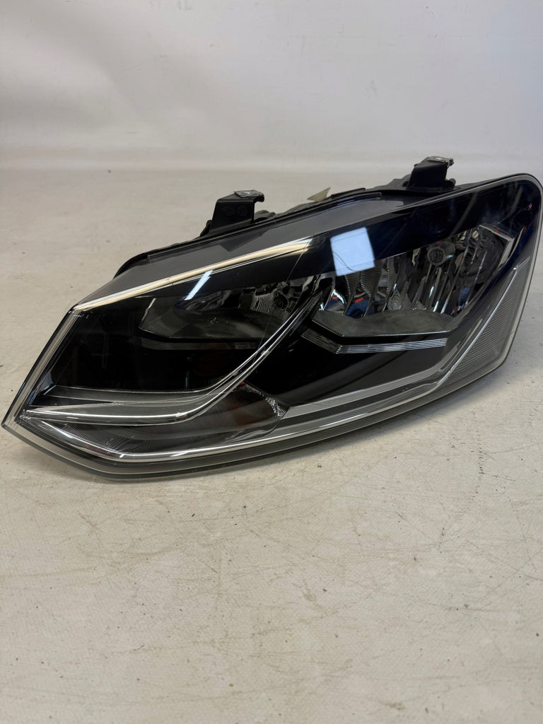 Frontscheinwerfer VW Polo 6C1941005B Links Scheinwerfer Headlight SCH9792440505ip