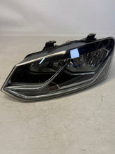 Laden Sie das Bild in den Galerie-Viewer, Frontscheinwerfer VW Polo 6C1941005B Links Scheinwerfer Headlight SCH9792440505ip