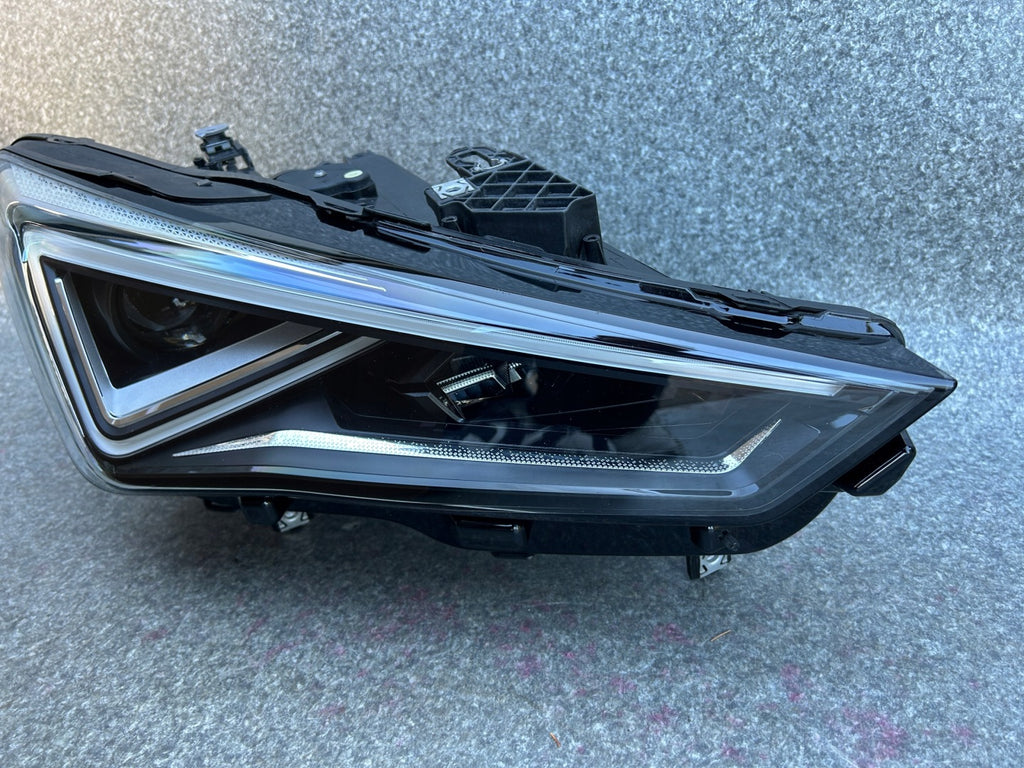 Frontscheinwerfer Cupra Formentor 5FG941036B Rechts Scheinwerfer Headlight SCH8685340461xc