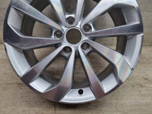 Laden Sie das Bild in den Galerie-Viewer, 1x Alufelge 17 Zoll 5x112 2GA601025AC VW T-Roc Rim Wheel FEL3115036017nr