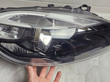 Laden Sie das Bild in den Galerie-Viewer, Frontscheinwerfer Volvo V40 S40 31420004 107100174982 Rechts Headlight SCH5543560708aj