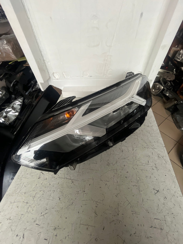 Frontscheinwerfer Dacia Sandero III 260601750R Links Scheinwerfer Headlight SCH8089489009ss