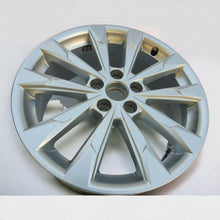 Load image into Gallery viewer, 1x Alufelge 18 Zoll 7.0&quot; 5x112 43ET Glanz Silber 83A601025G Audi Q3 Rim Wheel