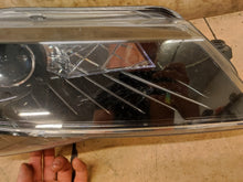 Laden Sie das Bild in den Galerie-Viewer, Frontscheinwerfer Skoda Superb III 3V1941016B Xenon Rechts Headlight