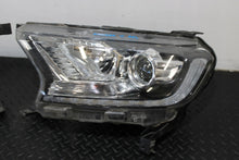 Laden Sie das Bild in den Galerie-Viewer, Frontscheinwerfer Ford Ranger JB3B-13D154 JB3B-13D155 LED Ein Satz Headlight SCH1460545031kx