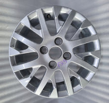 Laden Sie das Bild in den Galerie-Viewer, 1x Alufelge 14 Zoll 4.5&quot; 4x100 39ET PZ406-98677-ZC TD320-80268 Toyota Aygo