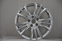 Laden Sie das Bild in den Galerie-Viewer, 1x Alufelge 17 Zoll 7.5" 5x112 46ET Glanz Silber 5FA601025A Seat Leon Rim Wheel FEL1174225088nt