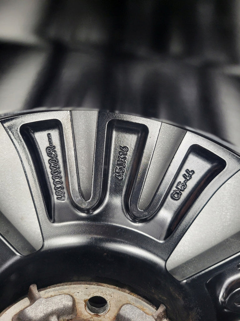 1x Alufelge 16 Zoll 6.5" 5x114.3 44ET Glanz Silber 403003206R Renault Zoe FEL4010607940ft