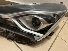 Load image into Gallery viewer, Frontscheinwerfer Toyota Yaris LED Ein Stück (Rechts oder Links) Headlight SCH4560334519lo