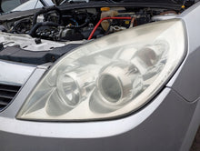Laden Sie das Bild in den Galerie-Viewer, Frontscheinwerfer Opel Vectra C Links Scheinwerfer Headlight SCH9335421356rs