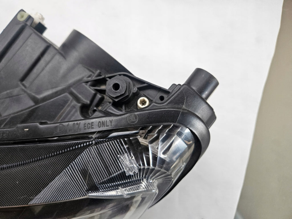 Frontscheinwerfer Skoda Superb III 3V1941015B Xenon Rechts oder Links