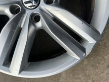 Load image into Gallery viewer, 1x Alufelge 20 Zoll 9.0" 5x130 57ET Glanz Silber 7P6601025E VW Touareg Rim Wheel FEL2900070749ct