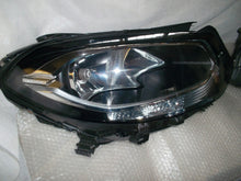 Load image into Gallery viewer, Frontscheinwerfer Mercedes-Benz W246 A2468205361 A2468205461 Rechts oder Links SCH8939690408ib