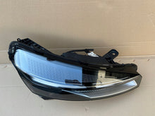 Laden Sie das Bild in den Galerie-Viewer, Frontscheinwerfer Renault Clio V 260103507 LED Rechts Scheinwerfer Headlight