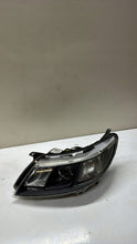 Laden Sie das Bild in den Galerie-Viewer, Frontscheinwerfer Saab 9-3 12770145 Xenon Links Scheinwerfer Headlight SCH4556723781bw