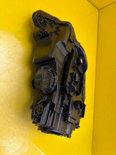 Laden Sie das Bild in den Galerie-Viewer, Frontscheinwerfer Audi A3 8V0941005 Xenon Links Scheinwerfer Headlight SCH4642686237ep