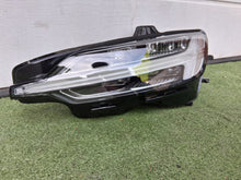 Laden Sie das Bild in den Galerie-Viewer, Frontscheinwerfer Volvo V60 I S60 III 32338996 Full LED Links Headlight SCH1981873901uc