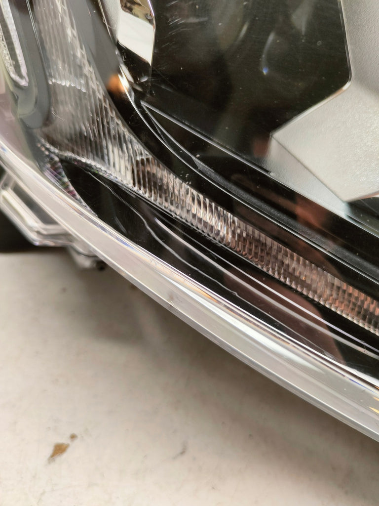 Frontscheinwerfer Mitsubishi Outlander 8301D3-32 LED Rechts Headlight