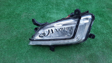 Laden Sie das Bild in den Galerie-Viewer, Frontscheinwerfer Hyundai Tucson 92201D7600 Links Scheinwerfer Headlight SCH1890745356hs