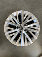 Laden Sie das Bild in den Galerie-Viewer, 4x Alufelge 16 Zoll 6.5" 5x112 43ET 2GA601025 VW T-Roc I Rim Wheel FEL4933960926wv