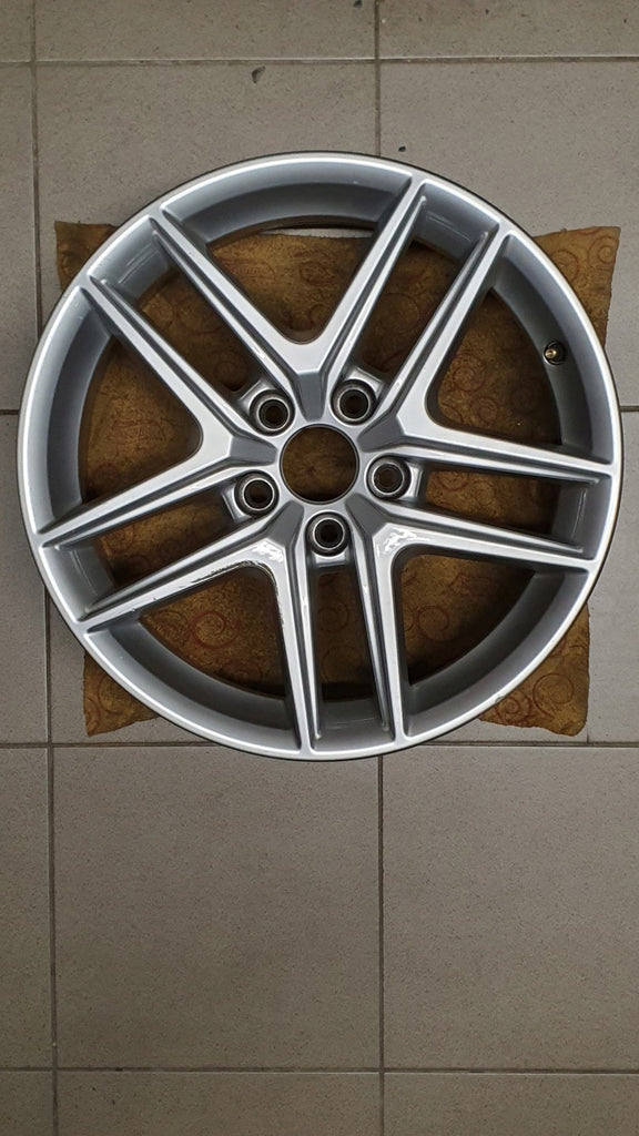 1x Alufelge 17 Zoll 6.5" 5x112 28ET Glanz Silber 8W9601025 Audi A4 Allroad B9