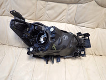Laden Sie das Bild in den Galerie-Viewer, Frontscheinwerfer Mazda III Links Scheinwerfer Headlight