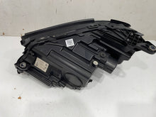 Laden Sie das Bild in den Galerie-Viewer, Frontscheinwerfer Mercedes-Benz W213 A2139068808 LED Rechts oder Links SCH9024404493ys