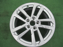 Load image into Gallery viewer, 1x Alufelge 17 Zoll 6.5&quot; 5x112 43ET Silber 8Y0601025L Audi A3 Rim Wheel