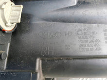 Laden Sie das Bild in den Galerie-Viewer, Frontscheinwerfer Kia Rio IV 92102-H8 Rechts Scheinwerfer Headlight SCH4919567043mv