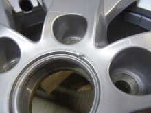 Laden Sie das Bild in den Galerie-Viewer, 1x Alufelge 16 Zoll 6.5&quot; 5x120 51ET Glanz Silber 7E0601025F VW T6 T5 Rim Wheel