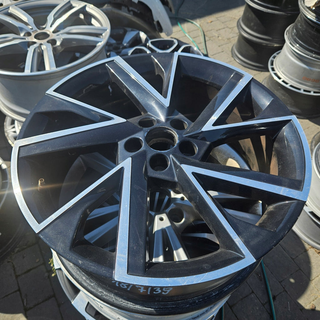 1x Alufelge 18 Zoll 7.0" 5x100 39ET Schwarz 657601025A Skoda Fabia Iii Rim Wheel FEL7215118164di