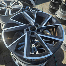 Laden Sie das Bild in den Galerie-Viewer, 1x Alufelge 18 Zoll 7.0" 5x100 39ET Schwarz 657601025A Skoda Fabia Iii Rim Wheel FEL7215118164di