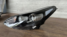 Laden Sie das Bild in den Galerie-Viewer, Frontscheinwerfer Kia Sportage IV F192101710 F1921-01710 Links Headlight