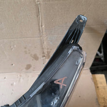 Laden Sie das Bild in den Galerie-Viewer, Frontscheinwerfer Toyota Corolla 81150-02L50 Ein Stück (Rechts oder Links)